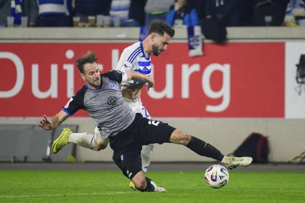 3 Liga MSV Duisburg SV Waldhof Mannheim FOR EDITORIAL PURPOSES ONLY p Soccer 3 Liga MSV Duisburg SV Waldhof Mannheim on 07 11 25 at the Schauinsland Reisen Arena in Duisburg Can Coskun Duisburg Duisburg Duisburg Copyright JakobxKlos Copyright: JakobxKlos doc835x2fafa0n1ft9n2v8 ,EDITORIAL USE ONLY Copyright: JakobxKlos