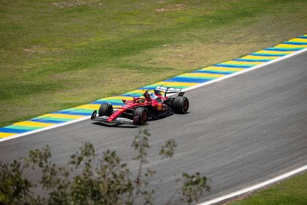 Formula?1?MSC?Cruises?Grande?Prêmio?de?São?Paulo?2025 Gabriela Testa OVERTAKE MAXPPP - São?Paulo 07 11 2025 44 HAMILTON Lewis (gbr), Scuderia Ferrari HP, action at the Formula 1 MSC Cruises Grande Prêmio de São Paulo 2025, the 21st round of the 2025 FIA Formula 1 World Championship, WM, Weltmeisterschaft at the Autódromo José Carlos Pace in São Paulo, interlaces, Brazil, from 6 to 9 November 2025 São?Paulo Autódromo José?Carlos?Pace, Interlagos Brazil  Copyright: xOVERTAKE MAXPPPxGabrielaxTestax OVT202511074024 OVT202511074024