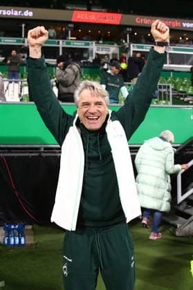 07 11 2025, xmohx, Soccer 1 Bundesliga, SV Werder Bremen VfL Wolfsburg v l jubilation, joy about the victory coach Horst Steffen SV Werder Bremen DFL DFB REGULATIONS PROHIBIT ANY USE OF PHOTOGRAPHS as IMAGE SEQUENCES and or QUASI VIDEO Bremen