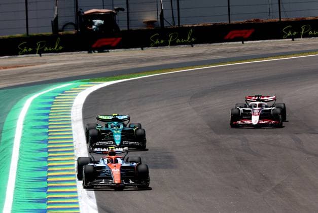 Formula 1 MSC Cruises Grande Premio de Sao Paulo 2025 07 11 2025, Autodromo Jose Carlos Pace, Interlagos, Formula 1 MSC Cruises Grande Premio de Sao Paulo 2025 , pictured Carlos Sainz Jr ESP , Atlassian Williams Racing, Fernando Alonso ESP , Aston Martin Aramco Cognizant Formula One Team, Esteban Ocon FRA , MoneyGram Haas F1 Team nordphotoxGmbHx xBratic nph00250