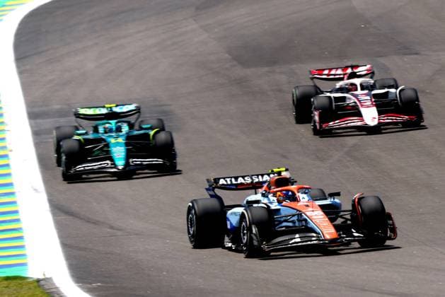 Formula 1 MSC Cruises Grande Premio de Sao Paulo 2025 07 11 2025, Autodromo Jose Carlos Pace, Interlagos, Formula 1 MSC Cruises Grande Premio de Sao Paulo 2025 , pictured Carlos Sainz Jr ESP , Atlassian Williams Racing, Fernando Alonso ESP , Aston Martin Aramco Cognizant Formula One Team, Esteban Ocon FRA , MoneyGram Haas F1 Team nordphotoxGmbHx xBratic nph00250