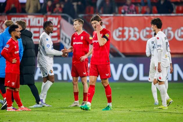 Sam Lammers of FC Twente looks dejected after the final whistle FC Twente v SC Telstar, Eredivisie, FC Twente 65 v Telstar 1963, De Grolsch Veste Stadium, November 7, 2025, Enschede, Netherlands.