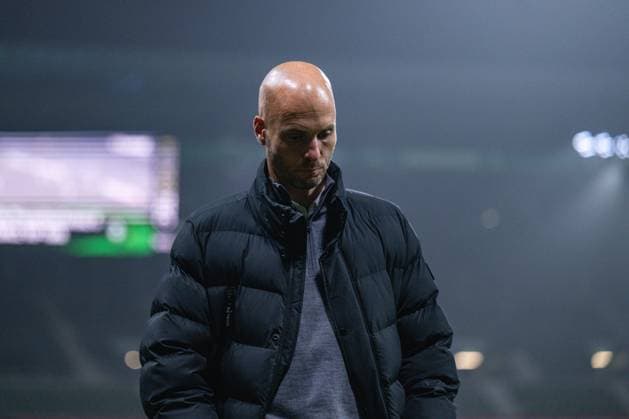 07 11 2025, Football, 1 Bundesliga, 10 Matchday Season 2025 2026, SV Werder Bremen VfL Wolfsburg, Coach Paul Simonis VfL Wolfsburg xRHR PHOTO TKx Copyright: RHR-FOTOx RHR-FOTO TK
