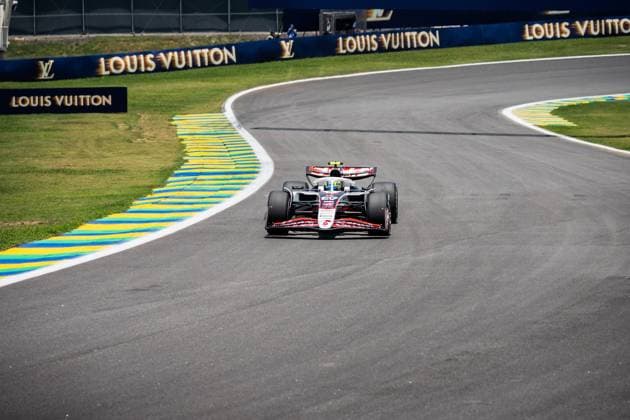 Formula?1?MSC?Cruises?Grande?Prêmio?de?São?Paulo?2025 Gabriela Testa OVERTAKE MAXPPP - São?Paulo 07 11 2025 87 BEARMAN Oliver (gbr), MoneyGram Haas F1 Team, action at the Formula 1 MSC Cruises Grande Prêmio de São Paulo 2025, the 21st round of the 2025 FIA Formula 1 World Championship, WM, Weltmeisterschaft at the Autódromo José Carlos Pace in São Paulo, interlaces, Brazil, from 6 to 9 November 2025 São?Paulo Autódromo José?Carlos?Pace, Interlagos Brazil  Copyright: xOVERTAKE MAXPPPxGabrielaxTestax OVT202511074253 OVT202511074253