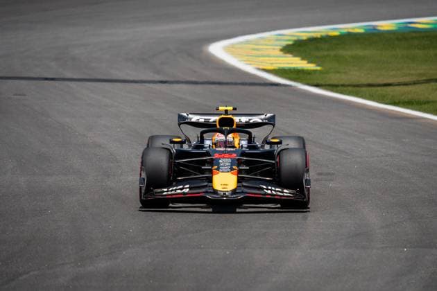 Formula?1?MSC?Cruises?Grande?Prêmio?de?São?Paulo?2025 Gabriela Testa OVERTAKE MAXPPP - São?Paulo 07 11 2025 22 TSUNODA Yuki (jpn), Oracle Red Bull Racing, action at the Formula 1 MSC Cruises Grande Prêmio de São Paulo 2025, the 21st round of the 2025 FIA Formula 1 World Championship, WM, Weltmeisterschaft at the Autódromo José Carlos Pace in São Paulo, interlaces, Brazil, from 6 to 9 November 2025 São?Paulo Autódromo José?Carlos?Pace, Interlagos Brazil  Copyright: xOVERTAKE MAXPPPxGabrielaxTestax OVT202511074255 OVT202511074255