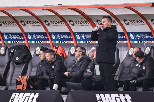 Lubin 07.11.2025 Pilka nozna PKO BP Ekstraklasa sezon 2025 2026 15 kolejka mecz: Zaglebie Lubin - Gornik Zabrze --- Football PKO Ekstraklasa 2025 2026 season 15 round match: Zaglebie Lubin - Gornik Zabrze nz Leszek Ojrzynski Fot. Kai Taller Arena Akcji NEWSPIX.PL --- newspix.pl 