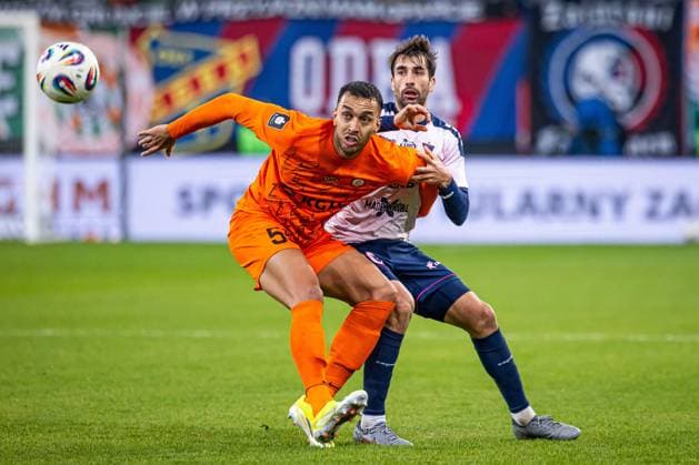 07.11.2025 LUBIN, KGHM ZAGLEBIE ARENA, PILKA NOZNA (FOOTBALL), PKO BANK POLSKI EKSTRAKLASA ( PKO EKSTRAKLASA POLISH LEAGUE ), SEZON 2025 2026 MECZ KGHM ZAGLEBIE LUBIN - GORNIK ZABRZE NZ LEONARDO ROCHA JOSEMA SANCHEZ FOTO LUKASZ SKWIOT CYFRASPORT NEWSPIX.PL --- Newspix.pl  20251107CSLS00025