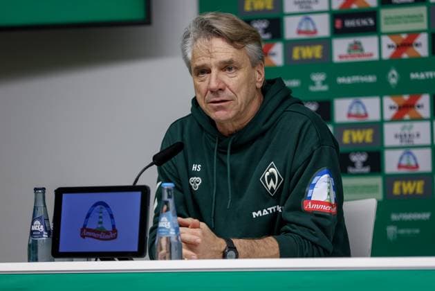 Horst Steffen coach, head coach, SV Werder Bremen during the press conference, portrait, close-up, single photo, single image, THE DFL GUIDELINES PROHIBIT ANY USE OF PHOTOGRAPHS AS IMAGE SEQUENCES AND OR QUASI VIDEO DFL REGULATIONS PROHIBIT ANY USE OF PHOTOGRAPHS AS IMAGE SEQUENCES AND OR QUASI VIDEO , 07 11 2025, Bremen Germany , Football, Bundesliga, SV Werder Bremen VfL Wolfsburg xobx