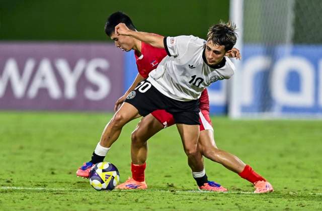 Germany v Korea DPR : Group G - FIFA U-17 World Cup Qatar 2025 Eba Bekir Is of Germany and Jin Sok An of Korea DPR in action during the FIFA U-17 World Cup Qatar 2025 Group G match between Germany and Korea DPR in Doha, Qatar, on November 7, 2025. DOHA Qatar Copyright: xNOUSHADxTHEKKAYILx