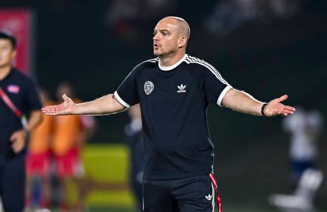 Germany v Korea DPR : Group G - FIFA U-17 World Cup Qatar 2025 Marc-Patrick Meister, head coach of Germany, reacts during the FIFA U-17 World Cup Qatar 2025 Group G match between Germany and Korea DPR in Doha, Qatar, on November 7, 2025. DOHA Qatar Copyright: xNOUSHADxTHEKKAYILx
