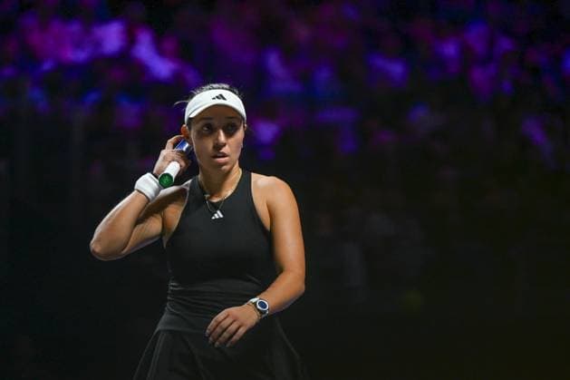 WTA, Tennis Damen Finals 2025 - Day Seven RIYADH, SAUDI ARABIA NOVEMBER 7: Jessica Pegula of the United States plays against Elena Rybakina of Kazakhstan during their semifinal match on Day 7 of the 2025 WTA Finals, part of the Hologic WTA Tour, at King Saud University Indoor Arena in Riyadh, Saudi Arabia, on November 7, 2025. Riyadh Saudi Arabia  Copyright: xSTRx originalFilename:str-wtafinal251107_npoKo.jpg