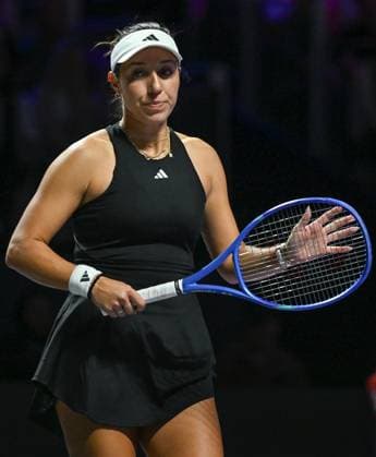 WTA, Tennis Damen Finals 2025 - Day Seven RIYADH, SAUDI ARABIA NOVEMBER 7: Jessica Pegula of the United States plays against Elena Rybakina of Kazakhstan during their semifinal match on Day 7 of the 2025 WTA Finals, part of the Hologic WTA Tour, at King Saud University Indoor Arena in Riyadh, Saudi Arabia, on November 7, 2025. Riyadh Saudi Arabia  Copyright: xSTRx originalFilename:str-wtafinal251107_npQLe.jpg