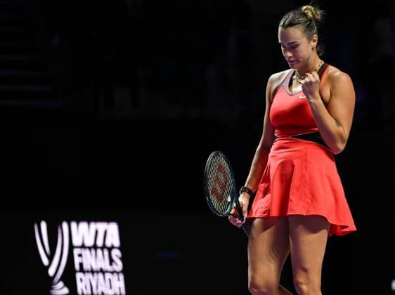 WTA, Tennis Damen Finals 2025 - Day Seven RIYADH, SAUDI ARABIA NOVEMBER 7: Aryna Sabalenka celebrates after winning against Amanda Anisimova of the United States during their semifinal match on Day 7 of the 2025 WTA Finals, part of the Hologic WTA Tour, at King Saud University Indoor Arena in Riyadh, Saudi Arabia, on November 7, 2025. Riyadh Saudi Arabia  Copyright: xSTRx originalFilename:str-wtafinal251107_npYEq.jpg