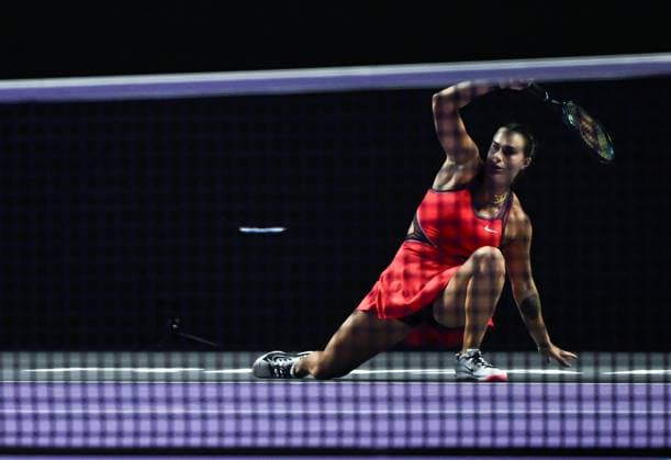 WTA, Tennis Damen Finals 2025 - Day Seven RIYADH, SAUDI ARABIA NOVEMBER 7: Aryna Sabalenka plays against Amanda Anisimova of the United States during their semifinal match on Day 7 of the 2025 WTA Finals, part of the Hologic WTA Tour, at King Saud University Indoor Arena in Riyadh, Saudi Arabia, on November 7, 2025. Riyadh Saudi Arabia  Copyright: xSTRx originalFilename:str-wtafinal251107_npCNe.jpg