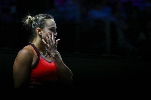 WTA, Tennis Damen Finals 2025 - Day Seven RIYADH, SAUDI ARABIA NOVEMBER 7: Aryna Sabalenka plays against Amanda Anisimova of the United States during their semifinal match on Day 7 of the 2025 WTA Finals, part of the Hologic WTA Tour, at King Saud University Indoor Arena in Riyadh, Saudi Arabia, on November 7, 2025. Riyadh Saudi Arabia  Copyright: xSTRx originalFilename:str-wtafinal251107_npqP7.jpg