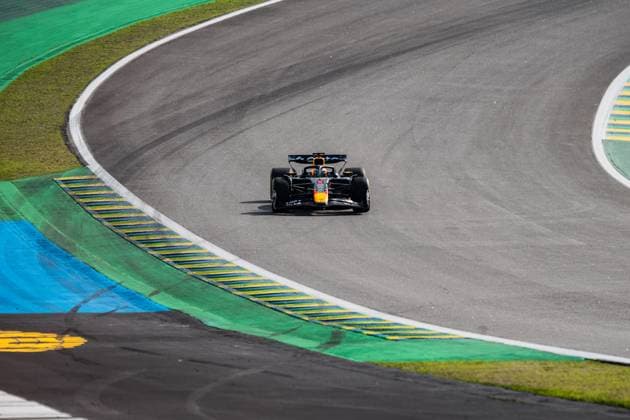 Formula?1?MSC?Cruises?Grande?Prêmio?de?São?Paulo?2025 Gabriela Testa OVERTAKE MAXPPP - São?Paulo 07 11 2025 01 VERSTAPPEN Max (nld), Oracle Red Bull Racing, action at the Formula 1 MSC Cruises Grande Prêmio de São Paulo 2025, the 21st round of the 2025 FIA Formula 1 World Championship, WM, Weltmeisterschaft at the Autódromo José Carlos Pace in São Paulo, interlaces, Brazil, from 6 to 9 November 2025 São?Paulo Autódromo José?Carlos?Pace, Interlagos Brazil  Copyright: xOVERTAKE MAXPPPxGabrielaxTestax OVT202511084502 OVT202511084502