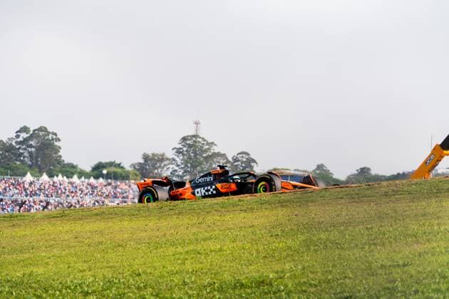 Formula?1?MSC?Cruises?Grande?Prêmio?de?São?Paulo?2025 Gabriela Testa OVERTAKE MAXPPP - São?Paulo 07 11 2025 81 PIASTRI Oscar (aus), McLaren F1 Team, action at the Formula 1 MSC Cruises Grande Prêmio de São Paulo 2025, the 21st round of the 2025 FIA Formula 1 World Championship, WM, Weltmeisterschaft at the Autódromo José Carlos Pace in São Paulo, interlaces, Brazil, from 6 to 9 November 2025 São?Paulo Autódromo José?Carlos?Pace, Interlagos Brazil  Copyright: xOVERTAKE MAXPPPxGabrielaxTestax OVT202511084507 OVT202511084507