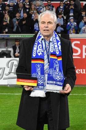 Honorary captain of the German national team Bernard Dietz MSV Duisburg GER, MSV Duisburg vs SV Waldhof Mannheim 07, Football, 3 Liga, Matchday 14, Season 2025 2026, 07 11 2025 DFL DFB REGULATIONS PROHIBIT ANY USE OF PHOTOGRAPHS AS IMAGE SEQUENCES AND OR QUASI VIDEO GER, MSV Duisburg vs SV Waldhof Mannheim 07, Football, 3 Liga, Matchday 14, Season 2025 2026, 07 11 2025 Duisburg Copyright: xEibner-Pressefoto ThomasxThienelx EP_TTL