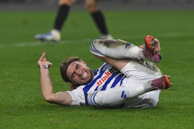Joshua Bitter MSV Duisburg with a pained face on the ground GER, MSV Duisburg vs SV Waldhof Mannheim 07, Football, 3 Liga, Matchday 14, Season 2025 2026, 07 11 2025 DFL DFB REGULATIONS PROHIBIT ANY USE OF PHOTOGRAPHS AS IMAGE SEQUENCES AND OR QUASI VIDEO GER, MSV Duisburg vs SV Waldhof Mannheim 07, Football, 3 Liga, Matchday 14, Season 2025 2026, 07 11 2025 Duisburg Copyright: xEibner-Pressefoto ThomasxThienelx EP_TTL
