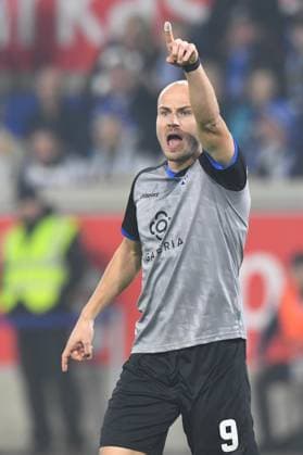 Felix Lohkemper SV Waldhof Mannheim gives instructions GER, MSV Duisburg vs SV Waldhof Mannheim 07, Football, 3 Liga, Matchday 14, Season 2025 2026, 07 11 2025 DFL DFB REGULATIONS PROHIBIT ANY USE OF PHOTOGRAPHS AS IMAGE SEQUENCES AND OR QUASI VIDEO GER, MSV Duisburg vs SV Waldhof Mannheim 07, Football, 3 Liga, Matchday 14, Season 2025 2026, 07 11 2025 Duisburg Copyright: xEibner-Pressefoto ThomasxThienelx EP_TTL