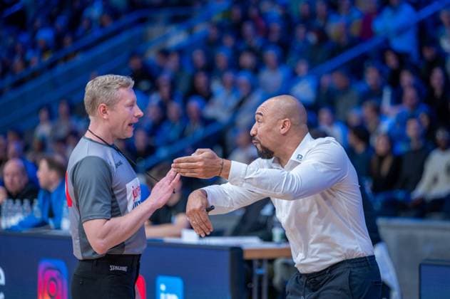 Demond Greene PS Karlsruhe Lions, Headcoach , GER, PS Karlsruhe Lions vs Bozic Estriche Knights Kirchheim, BARMER 2 Basketball Bundesliga, 07 Matchday, Season 2025 2026, 07 11 2025 GER, PS Karlsruhe Lions vs Bozic Estriche Knights Kirchheim, BARMER 2 Basketball Bundesliga, 07 Matchday, Season 2025 2026, 07 11 2025 Karlsruhe Copyright: xEibner-Pressefoto SilasxKunzx EP_SKZ