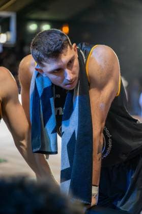 Aeneas Jung Bozic Estriche Knights Kirchheim, 19 , GER, PS Karlsruhe Lions vs Bozic Estriche Knights Kirchheim, BARMER 2 Basketball Bundesliga, 07 Matchday, Season 2025 2026, 07 11 2025 GER, PS Karlsruhe Lions vs Bozic Estriche Knights Kirchheim, BARMER 2 Basketball Bundesliga, 07 Matchday, Season 2025 2026, 07 11 2025 Karlsruhe Copyright: xEibner-Pressefoto SilasxKunzx EP_SKZ