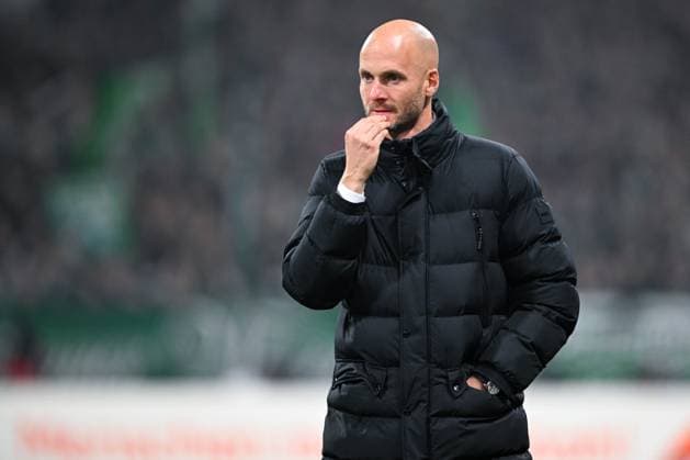 1 Bundesliga SV Werder Bremen VfL Wolfsburg on 07 11 2025 at Weserstadion in Bremen Coach Paul Simonis Wolfsburg dissatisfied, disappointed, disappointed, dejected MT