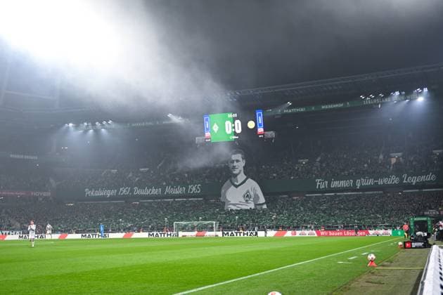 1 Bundesliga SV Werder Bremen VfL Wolfsburg on 07 11 2025 at Weserstadion in Bremen Fans of SV Werder Bremen with a choreography for Max Lorenz MT