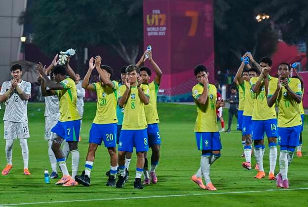 (251108) -- DOHA, Nov. 8, 2025 -- Players of Brazil celebrate victory after the group H match between Brazil and Indonesia of FIFA U17, U 17 World cup Qatar 2025 in Doha, Qatar, on Nov. 7, 2025. (Photo by Xinhua) (SP)QATAR-DOHA-FIFA U17 WORLD CUP 2025-BRAZIL V INDONESIA Nikku 