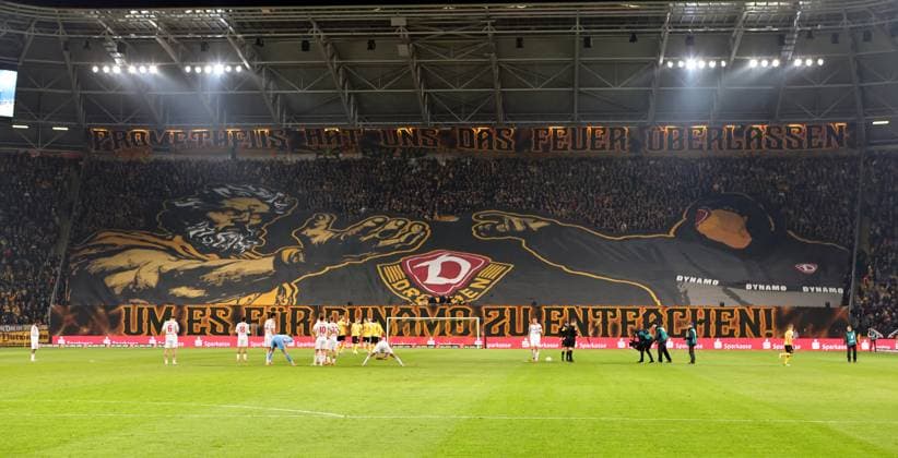 07 11 2025 Soccer Season 2025 2026 2 Soccer Bundesliga 12 Matchday SG Dynamo Dresden SGD 1 FC Nuremberg FCN Club Sportfoto Zink DaMa xdaxmax DFL regulations prohibit any use of photographs as image sequences and or quasi video only for editorial use Symbolbild Symbol photo Feature Impression Choreography of the spectators Audience Fans of Dynamo Dresden before the start of the match