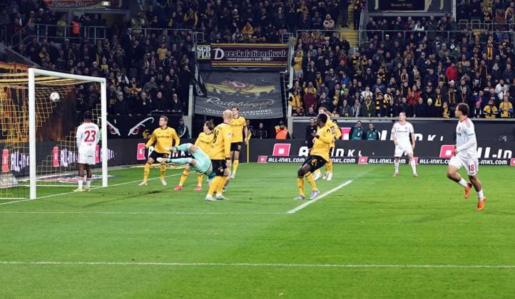 07 11 2025 Soccer Season 2025 2026 2 Soccer Bundesliga 12 Matchday SG Dynamo Dresden SGD 1 FC Nuremberg FCN Club Sportfoto Zink DaMa xdaxmax DFL regulations prohibit any use of photographs as image sequences and or quasi video only for editorial use Goal Goal Shot to 0 1 Goalscorer Rafael Lubach 18, 1 FC Nuremberg FCN vs Lennart Grill 22, SG Dynamo Dresden SGD