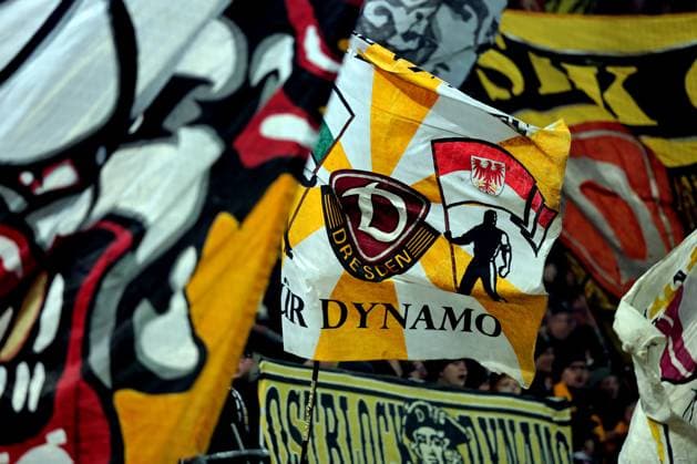 07 11 2025 Soccer Season 2025 2026 2 Soccer Bundesliga 12 Matchday SG Dynamo Dresden SGD 1 FC Nuremberg FCN Club Sportfoto Zink DaMa xdaxmax DFL regulations prohibit any use of photographs as image sequences and or quasi video only for editorial use Symbolbild Symbolfoto Feature Impression Schwenkfahnen der Ultras Zuschauer Publikum Fans der SG Dynamo Dresden SGD