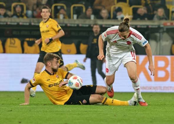 07 11 2025 Soccer Season 2025 2026 2 Soccer Bundesliga 12 Matchday SG Dynamo Dresden SGD 1 FC Nuremberg FCN Club Sportfoto Zink DaMa xdaxmax DFL regulations prohibit any use of photographs as image sequences and or quasi video only for editorial use Lars Bünning Buenning 23, SG Dynamo Dresden SGD Artem Stepanov 11, 1 FC Nuremberg FCN