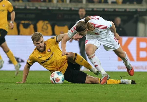 07 11 2025 Soccer Season 2025 2026 2 Soccer Bundesliga 12 Matchday SG Dynamo Dresden SGD 1 FC Nuremberg FCN Club Sportfoto Zink DaMa xdaxmax DFL regulations prohibit any use of photographs as image sequences and or quasi video only for editorial use Lars Bünning Buenning 23, SG Dynamo Dresden SGD Artem Stepanov 11, 1 FC Nuremberg FCN