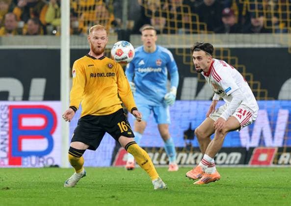 07 11 2025 Soccer Season 2025 2026 2 Soccer Bundesliga 12 Matchday SG Dynamo Dresden SGD 1 FC Nuremberg FCN Club Sportfoto Zink DaMa xdaxmax DFL regulations prohibit any use of photographs as image sequences and or quasi video only for editorial use Nils Fröling Froeling 16, SG Dynamo Dresden SGD Berkay Yilmaz 21, 1 FC Nuremberg FCN