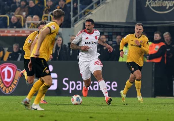 07 11 2025 Soccer Season 2025 2026 2 Soccer Bundesliga 12 Matchday SG Dynamo Dresden SGD 1 FC Nuremberg FCN Club Sportfoto Zink DaMa xdaxmax DFL regulations prohibit any use of photographs as image sequences and or quasi video only for editorial use Adriano Grimaldi 33, 1 FC Nuremberg FCN in attack