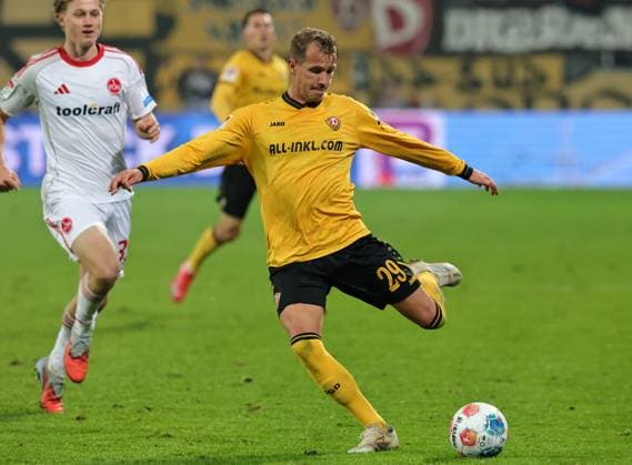 07 11 2025 Soccer Season 2025 2026 2 Soccer Bundesliga 12 Matchday SG Dynamo Dresden SGD 1 FC Nuremberg FCN Club Sportfoto Zink DaMa xdaxmax DFL regulations prohibit any use of photographs as image sequences and or quasi video only for editorial use Lukas Boeder 29, SG Dynamo Dresden SGD
