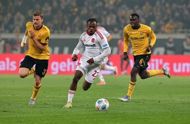 07 11 2025 Soccer Season 2025 2026 2 Soccer Bundesliga 12 Matchday SG Dynamo Dresden SGD 1 FC Nuremberg FCN Club Sportfoto Zink DaMa xdaxmax DFL regulations prohibit any use of photographs as image sequences and or quasi video only for editorial use Christoph Daferner 33, SG Dynamo Dresden SGD Mohamed Ali Zoma 23, 1 FC Nuremberg FCN Kofi Amoako 6, SG Dynamo Dresden SGD