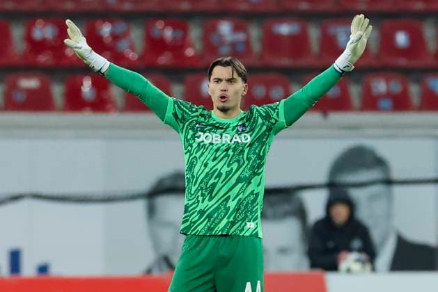 Torhueter Kilian Katz (SC Freiburg II) gestikuliert, Regionalliga Suedwest, Kickers Offenbach v SC Freiburg II, Stadion am Bieberer Berg am 07. November 2025 in Offenbach, Deutschland. (Foto von Marco Steinbrenner DeFodi Images) Torhueter Kilian Katz (SC Freiburg II) gestures, Regionalliga Suedwest, Kickers Offenbach v SC Freiburg II, Stadion am Bieberer Berg, November 7, 2025 in Offenbach, Germany. (Photo by Marco Steinbrenner DeFodi Images) DFB DFL REGULATIONS PROHIBIT ANY USE OF PHOTOGRAPHS AS IMAGE SEQUENCES AND OR QUASI-VIDEO. Goalkeeper Kilian Katz SC Freiburg II gestures, Regionalliga Suedwest, Kickers Offenbach v SC Freiburg II, Stadion am Bieberer Berg on November 07, 2025 in Offenbach, Germany Photo by Marco Steinbrenner DeFodi Images Goalkeeper Kilian Katz SC Freiburg II gestures, Regionalliga Suedwest, Kickers Offenbach v SC Freiburg II, Stadion am Bieberer Berg, November 7, 2025 in Offenbach, Germany Photo by Marco Steinbrenner DeFodi Images DFB DFL REGULATIONS PROHIBIT ANY USE OF PHOTOGRAPHS AS IMAGE SEQUENCES AND OR QUASI VIDEO