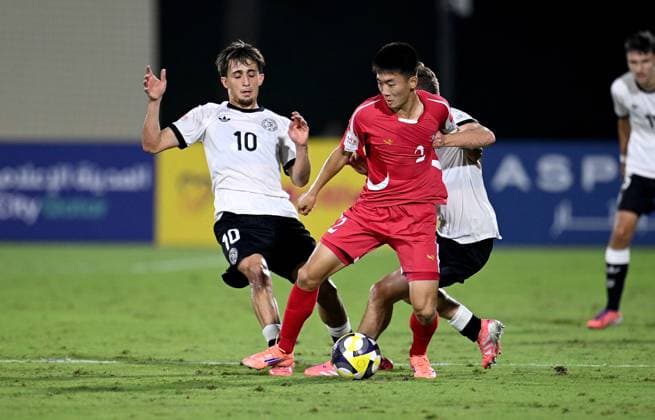 Football, Junior U 17 World Cup 2025 in Doha Qatar Preliminary round 07 11 2025 Group G Germany Korea DPR Eba Bekir Is li, Germany vs Il Bok Han li, Korea DPR