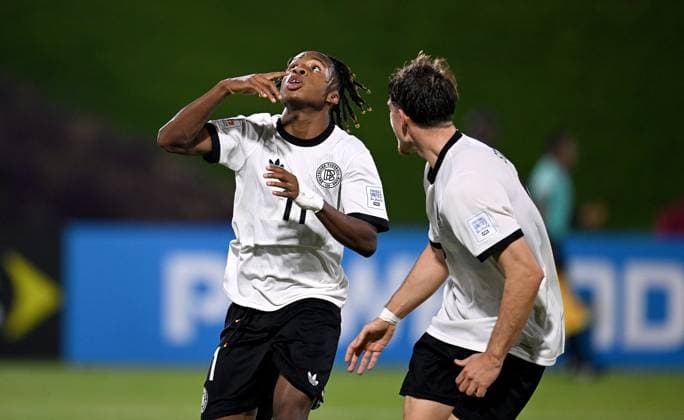 Football, Junior U 17 World Cup 2025 in Doha Qatar preliminary round 07 11 2025 Group G Germany Korea DPR Germany Cheering after the goal to 1 0 , from left , goal scorer Wisdom Mike with Alexander Staff