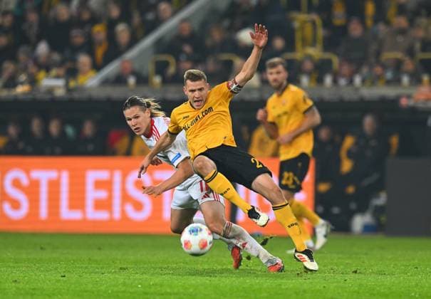 v l Artem Stepanov Nuremberg vs Niklas Hauptmann Dresden , 07 11 2025, Football, GER, Season 2025 2026, 2 Bundesliga, Zweite Liga, 12 Matchday, Rudolf Harbig Stadion Dresden, SG Dynamo Dresden 1 FC Nürnberg, DFB AND DFL REGULATIONS PROHIBIT ANY USE OF PHOTOGRAPHS as IMAGE SEQUENCES and or QUASI VIDEO,