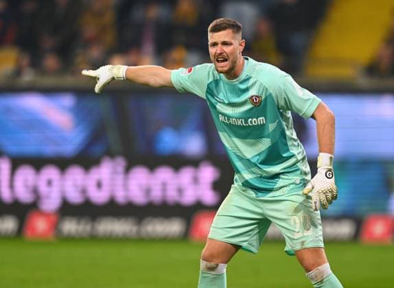 Goalkeeper Lennart Grill Dresden , 07 11 2025, Soccer, GER, Season 2025 2026, 2 Bundesliga, Zweite Liga, 12 Matchday, Rudolf Harbig Stadion Dresden, SG Dynamo Dresden 1 FC Nürnberg, DFB AND DFL REGULATIONS PROHIBIT ANY USE OF PHOTOGRAPHS as IMAGE SEQUENCES and or QUASI VIDEO,