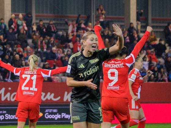 Berlins 19 STEUERWALD after conceding a goal to 3 0 Womens Football Muenchen Berlin 4 0 Womens Football Bundesliga, FC Bayern München 1 FC Union Berlin, Matchday 10, Season 2025 2026, on 7 11 2025 in Muenchen, F C B A Y E R N C A M P U S, Germany Source Copyright Credit Oryk HAIST xFRAUENFUSSBALL-BAYERN-BERLINx