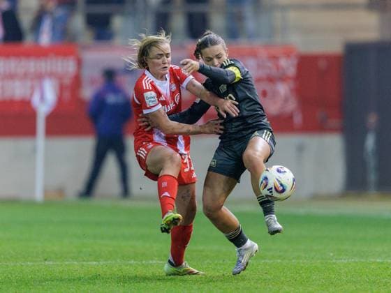 Bayerns 31 Georgia STANWAY in a duel with Berlins 7 HEISELER Womens football Muenchen Berlin 4 0 Womens soccer Bundesliga, FC Bayern München 1 FC Union Berlin, Matchday 10, Season 2025 2026, on 7 11 2025 in Muenchen, F C B A Y E R N C A M P U S, Germany Source Copyright Credit Oryk HAIST xFRAUENFUSSBALL-BAYERN-BERLINx