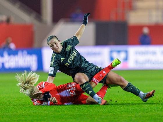 Bayerns 21 Pernille HARDER in a duel with Berlins 11 Dina ORSCHMANN Womens football Muenchen Berlin 4 0 Womens soccer Bundesliga, FC Bayern München 1 FC Union Berlin, Matchday 10, Season 2025 2026, on 7 11 2025 in Muenchen, F C B A Y E R N C A M P U S, Germany Source Copyright Credit Oryk HAIST xFRAUENFUSSBALL-BAYERN-BERLINx
