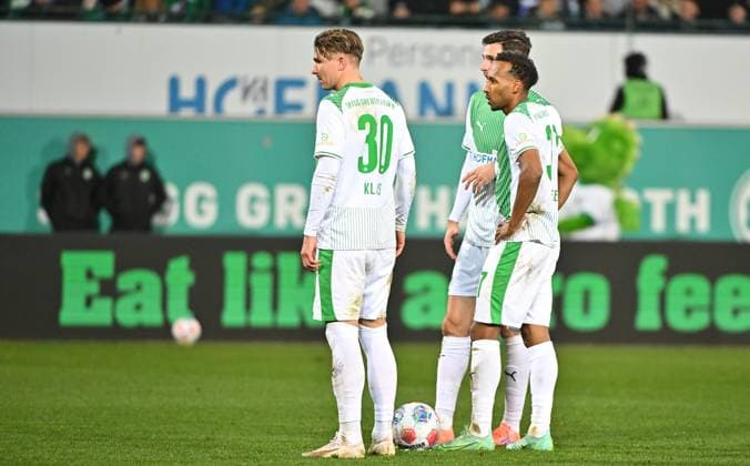 07 11 2025 Soccer season 2025 2026 2 Soccer Bundesliga 12 Matchday SpVgg Greuther Fürth Kleeblatt Preußen Münster Sportfoto Zink MeZi xmexzix DFL regulations prohibit any use of photographs as image sequences and or quasi video only for editorial use Felix Klaus 30, SpVgg Greuther Fürth Branimir Hrgota 10, SpVgg Greuther Fürth Julian Green 37, SpVgg Greuther Fürth