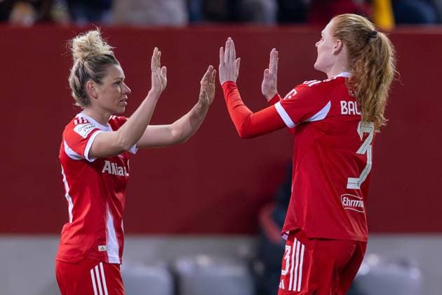 Linda Dallmann FC Bayern Muenchen Frauen, 10 and Stine Ballisager Pedersen FC Bayern Muenchen Frauen, 03 after the own goal by Tomke Schneider 1 FC Union Berlin, 02 not in the picture for 4 0 GER, FC Bayern Muenchen Frauen vs 1 FC Union Berlin, Football, Google Pixel Frauen Bundesliga, 10 Matchday, Season 2025 2026, 07 11 2025 DFL DFB REGULATIONS PROHIBIT ANY USE OF PHOTOGRAPHS as IMAGE SEQUENCES and or QUASI VIDEO GER, FC Bayern Muenchen Frauen vs 1 FC Union Berlin, Football, Google Pixel Frauen Bundesliga, 10 Matchday, Season 2025 2026, 07 11 2025 Muenchen Copyright: xEibner-Pressefoto HeikexFeinerx EP_HFR