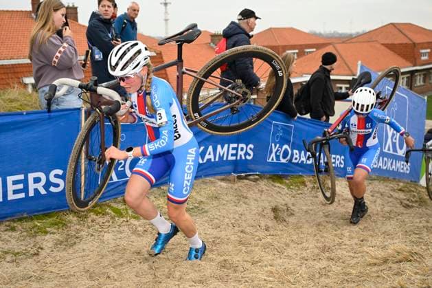 2025 UEC Cyclo-Cross EC - Women Juniors MIDDELKERKE, BELGIUM - NOVEMBER 08 : Bukovska Barbora (CZE) in action during the 2025 UEC Cyclo-Cross European Championships for Women Juniors on November 08, 2025 in Middelkerke, Belgium, 08 11 2025 Middelkerke Belgium  Copyright: xNicoxVereeckenx
