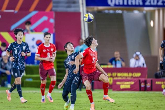 Football FIFA U17 World Cup Qatar 2025 Switzerland vs South Korea Group F Match 36 Kim Yegeon South Korea, 10 Ethan Bruchez Switzerland, 17 Kim Jisung South Korea, 8 Nico Lazri Switzerland, 8 Copyright: xRedhaxHosnixSegganix